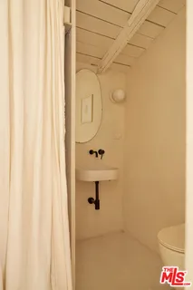 $999,998 | 404 North Avenue 52, Los Angeles, CA 90042