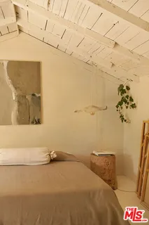 $999,998 | 404 North Avenue 52, Los Angeles, CA 90042