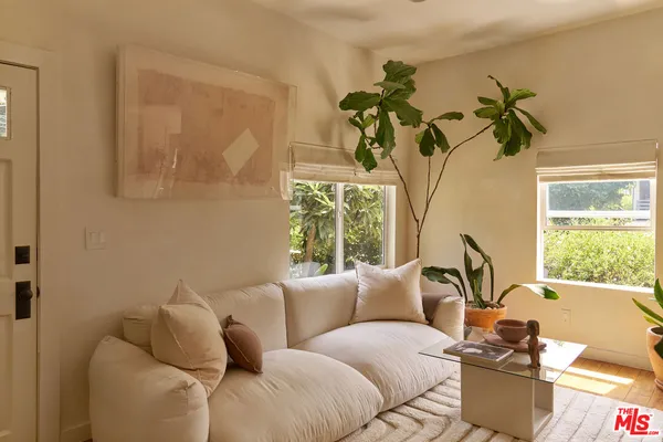 $999,998 | 404 North Avenue 52, Los Angeles, CA 90042