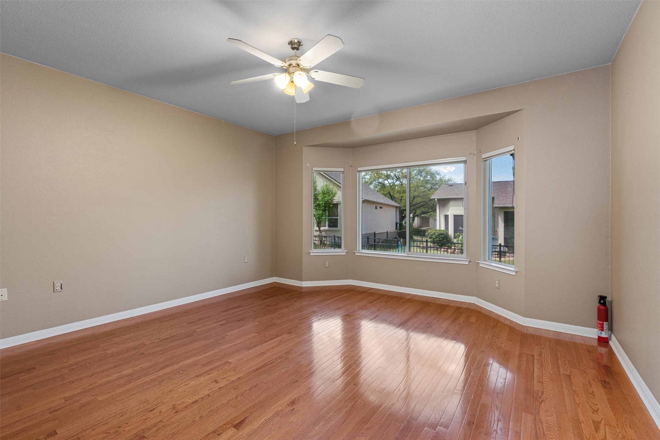 113 Coreopsis Way Georgetown, TX 78633 - Photo 4 of 37