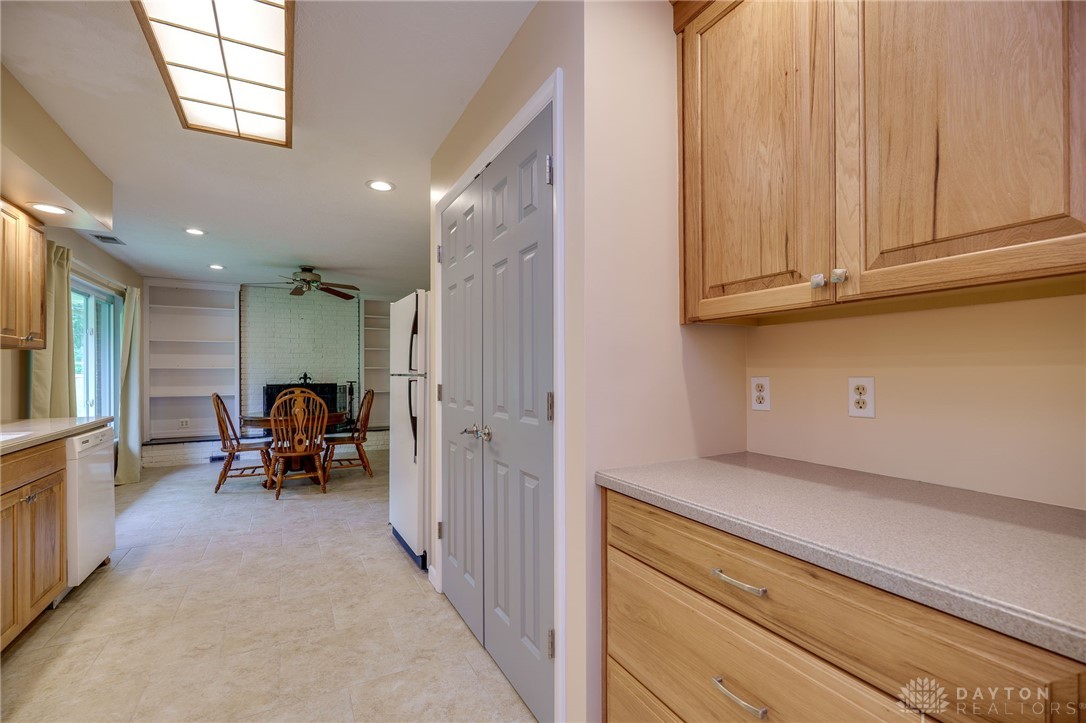 4424 Appleton Place Kettering, OH 45440 - Photo 11 of 32