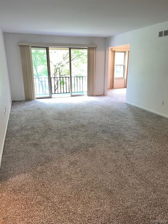 29652 Middlebelt Road, Unit 2403 Farmington, MI 48334 - Photo 4 of 23