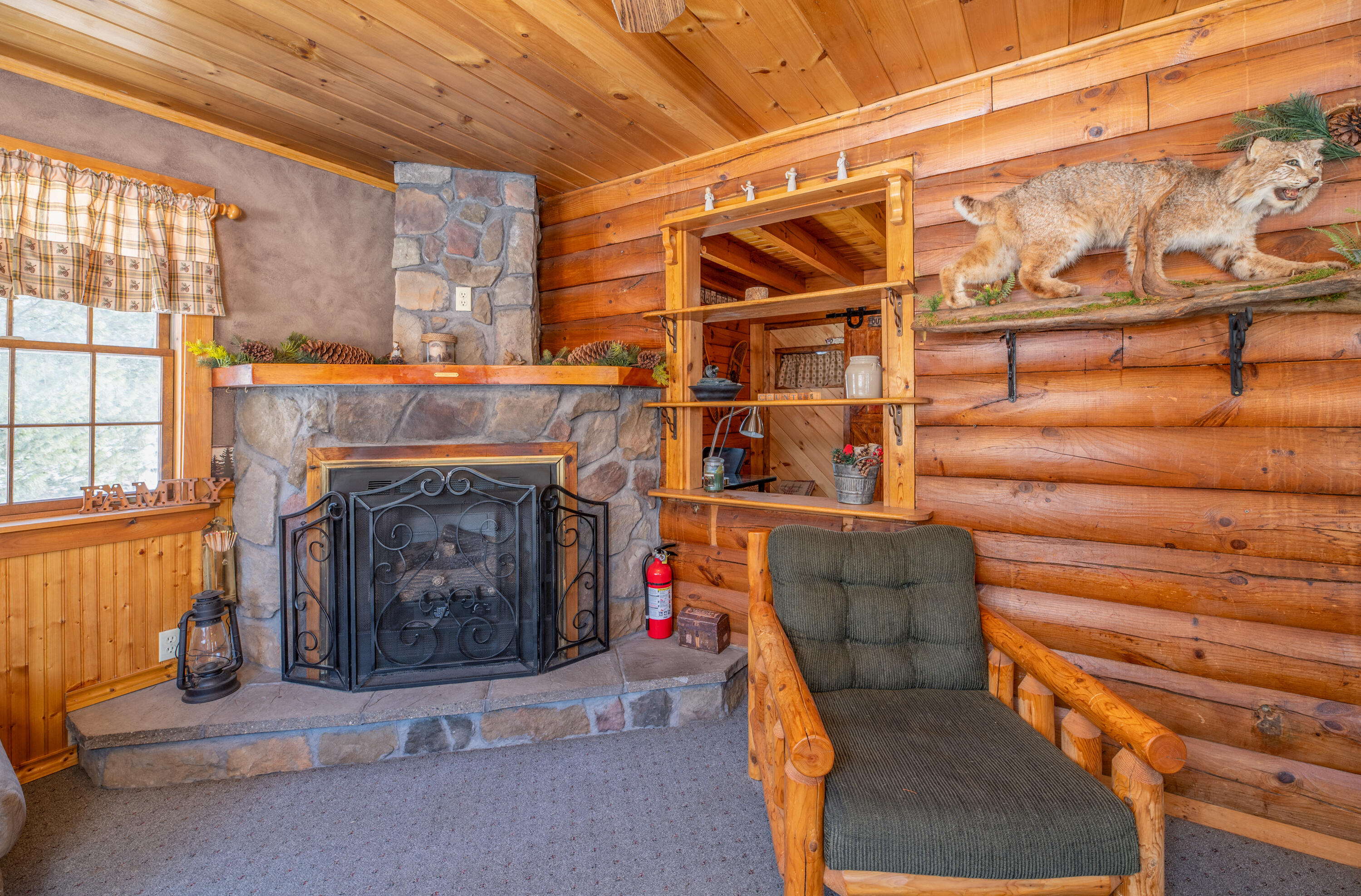 153 Stetson Road Hartford, ME 04220 - Photo 18 of 84 Interior33
