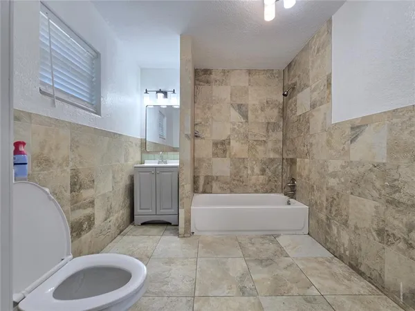 $2,600 | 1816 Rendale Drive, Orlando, FL 32805