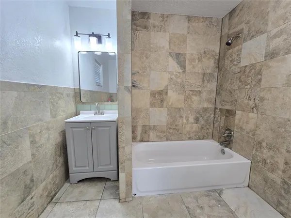 $2,600 | 1816 Rendale Drive, Orlando, FL 32805