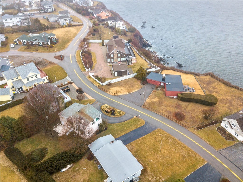 207 Colonel John Gardner Road Narragansett, RI 02882 - Photo 4 of 24
