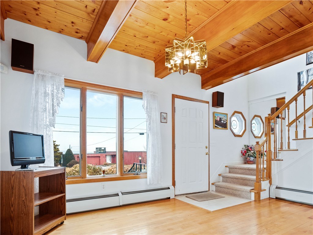 207 Colonel John Gardner Road Narragansett, RI 02882 - Photo 8 of 24