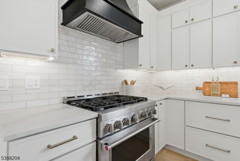 8 Lionel Street Clark, NJ 07066 - Photo 16 of 50