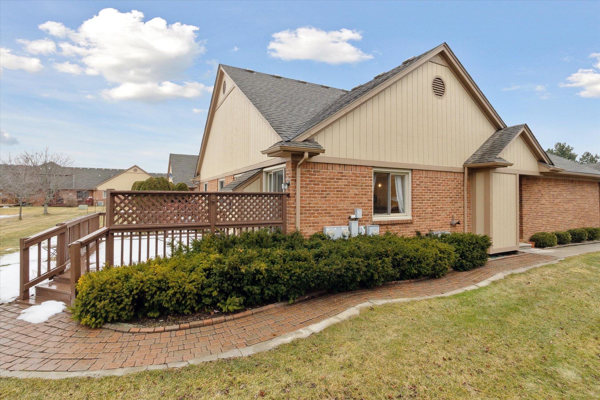 16615 Country Ridge Lane Macomb, MI 48044 - Photo 3 of 49 50167583-5D34186C-DB40-4EAC-81E5-6D45A3443817.JPG
