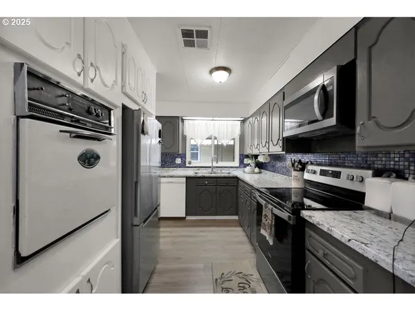 $79,900 | 1800 Lakewood Court, Unit 36, Eugene, OR 97402