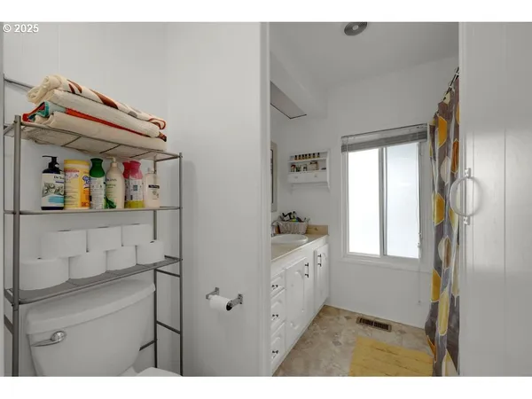 $79,900 | 1800 Lakewood Court, Unit 36, Eugene, OR 97402