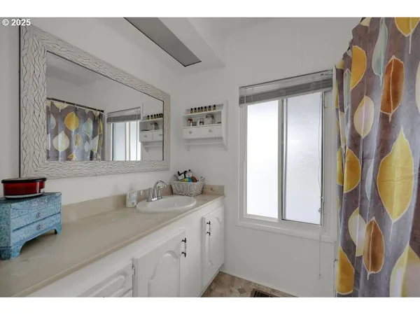 $79,900 | 1800 Lakewood Court, Unit 36, Eugene, OR 97402