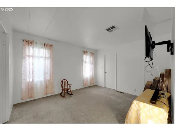 $79,900 | 1800 Lakewood Court, Unit 36, Eugene, OR 97402