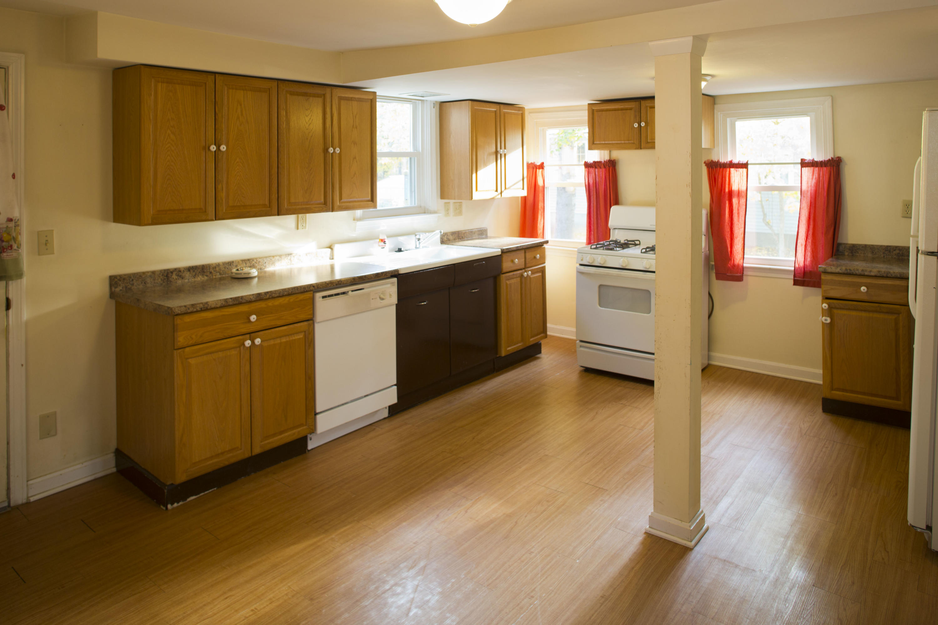 3 Brooks Street Orono, ME 04473 - Photo 5 of 20 Kirchen