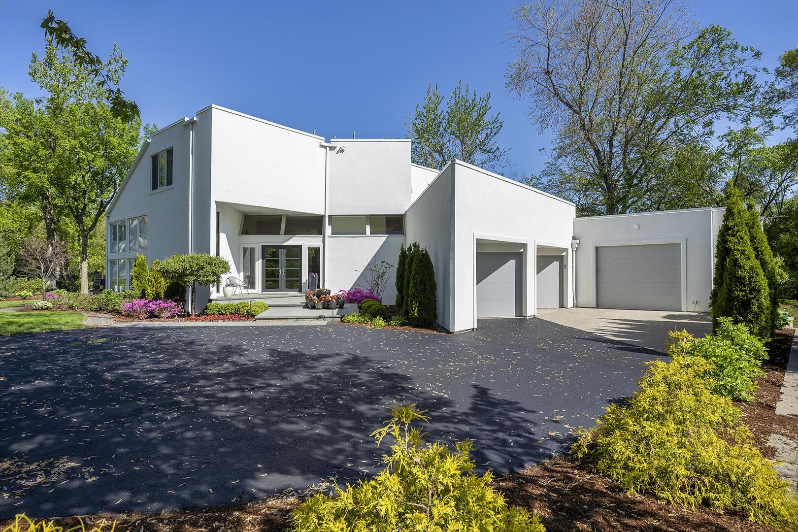 870 Woodbine Road Highland Park, IL 60035 - Photo 2 of 51