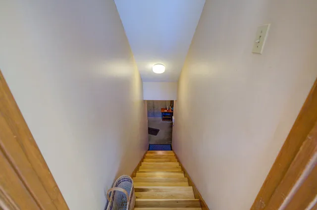 $1,600,000 | 17 Blueberry Point Road, Raymond, ME 04071