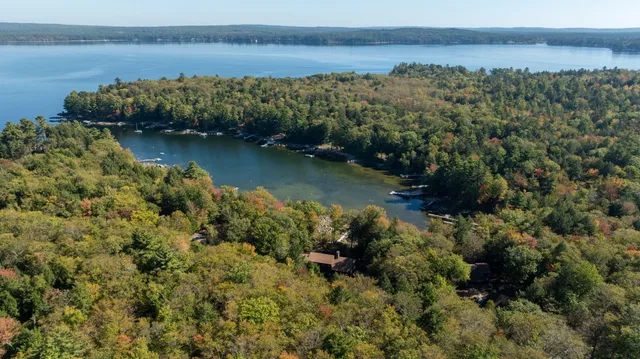 $1,600,000 | 17 Blueberry Point Road, Raymond, ME 04071