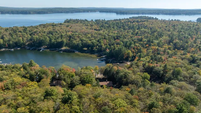 $1,600,000 | 17 Blueberry Point Road, Raymond, ME 04071