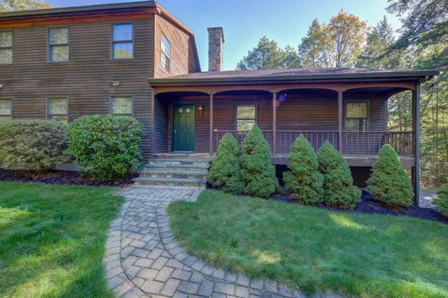 $1,600,000 | 17 Blueberry Point Road, Raymond, ME 04071