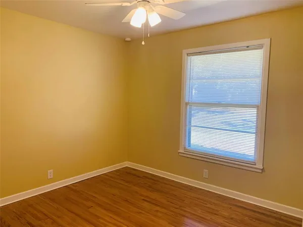 $1,600 | 1800 West College Street, Sherman, TX 75092