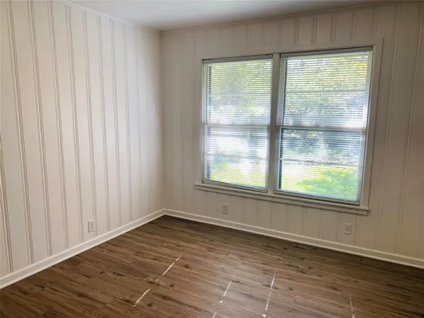 $1,600 | 1800 West College Street, Sherman, TX 75092