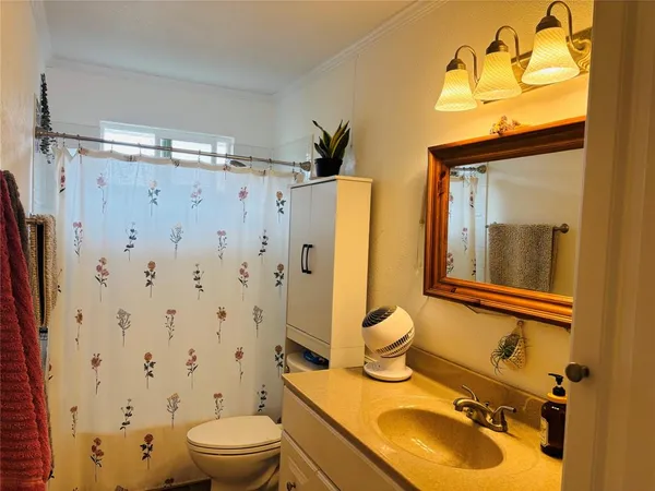 $1,600 | 1800 West College Street, Sherman, TX 75092