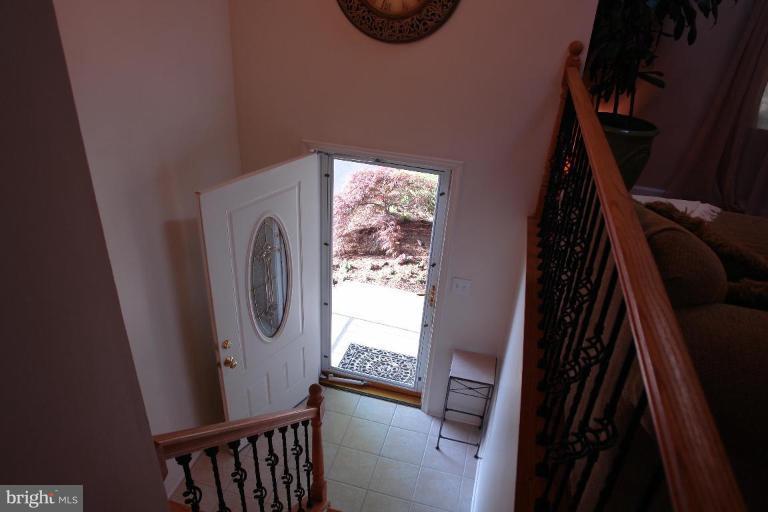 8173 Silo Road Severn, MD 21144 - Photo 2 of 22 Entrance / Foyer