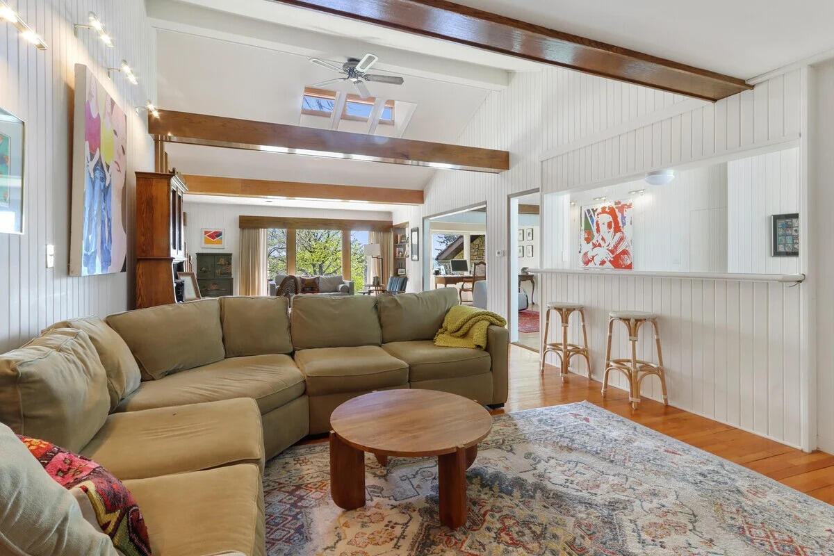 222 Ridge Road Lake Geneva, WI 53147 - Photo 4 of 10 9