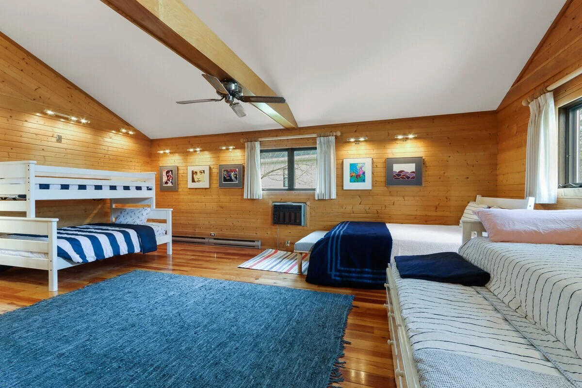 222 Ridge Road Lake Geneva, WI 53147 - Photo 8 of 10 11