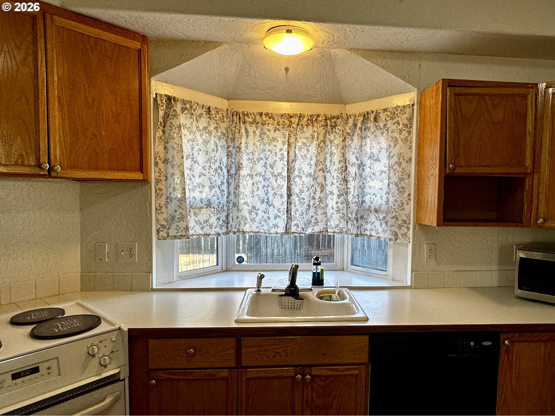 822 South 8th Street Cottage Grove, OR 97424 - Photo 15 of 39