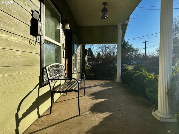 $337,995 | 822 South 8th Street, Cottage Grove, OR 97424