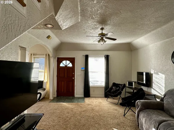 $337,995 | 822 South 8th Street, Cottage Grove, OR 97424