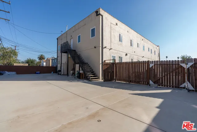 $1,650,000 | 329 West Magnolia Street, Compton, CA 90220