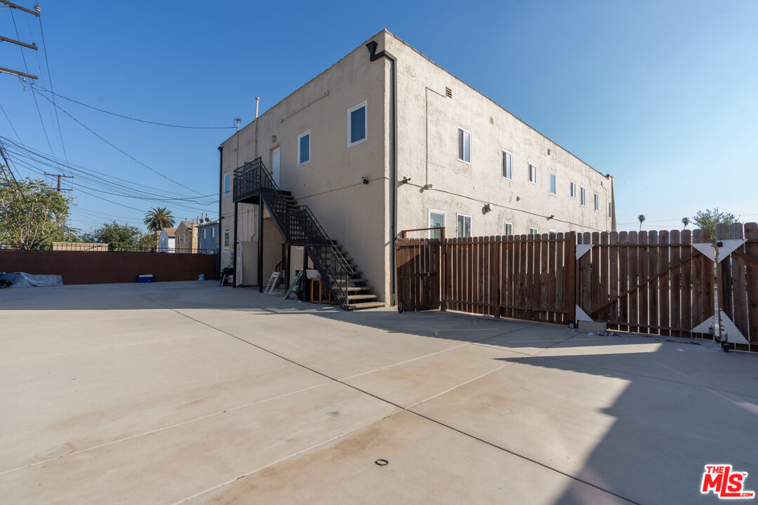 329 West Magnolia Street Compton, CA 90220 - Photo 6 of 16