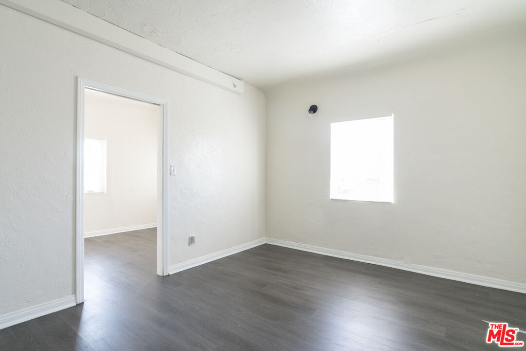 329 West Magnolia Street Compton, CA 90220 - Photo 8 of 16