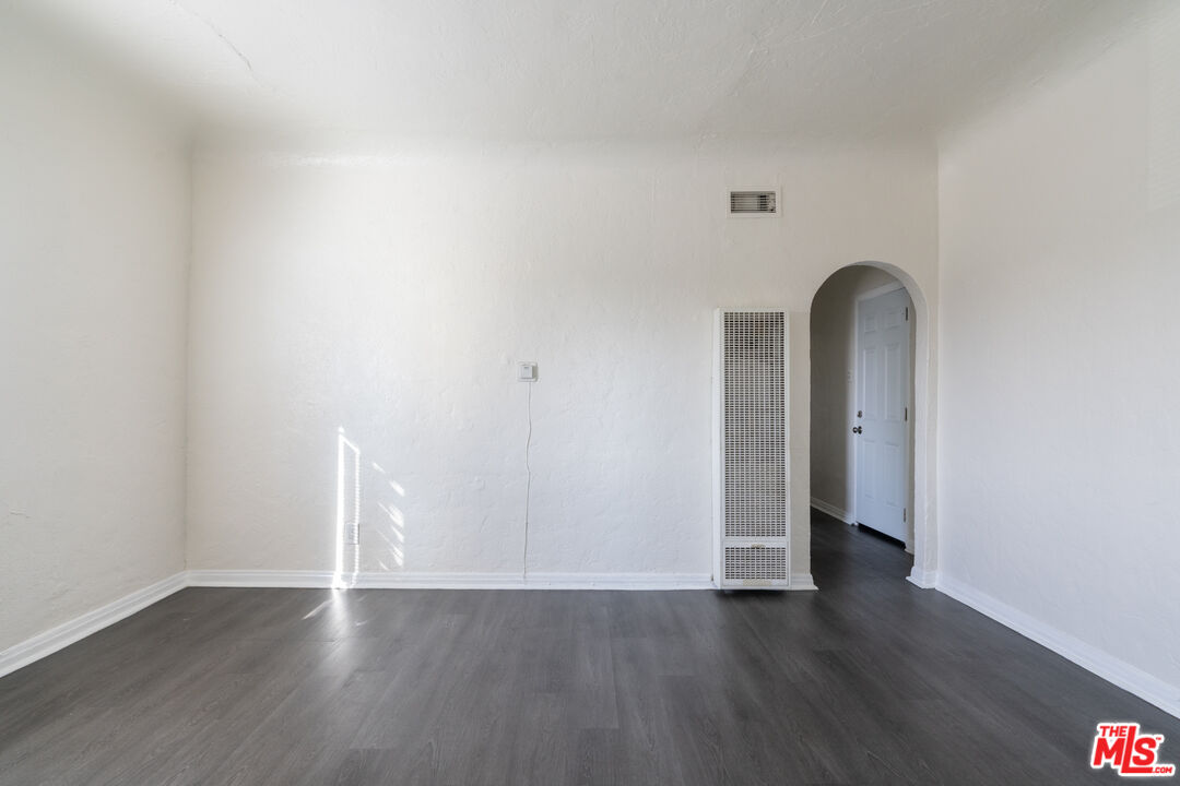 329 West Magnolia Street Compton, CA 90220 - Photo 10 of 16