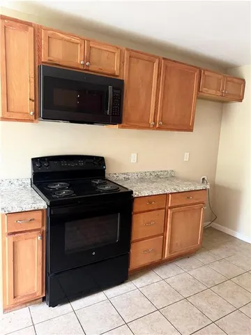 $1,400 | 201 Bayonne Drive, Unit A, Laplace, LA 70068