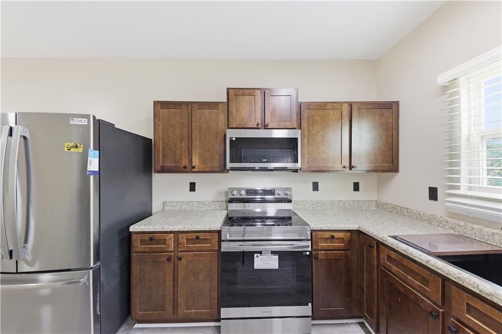 2164 Braxton Road Southwest Atlanta, GA 30331 - Photo 5 of 13