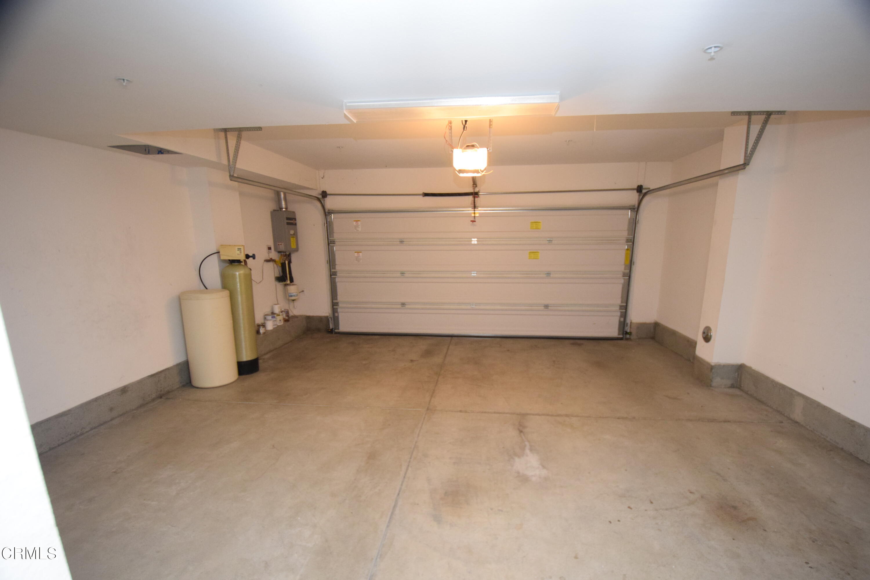 3755 Islander Walk Oxnard, CA 93035 - Photo 16 of 20 a view of a garage