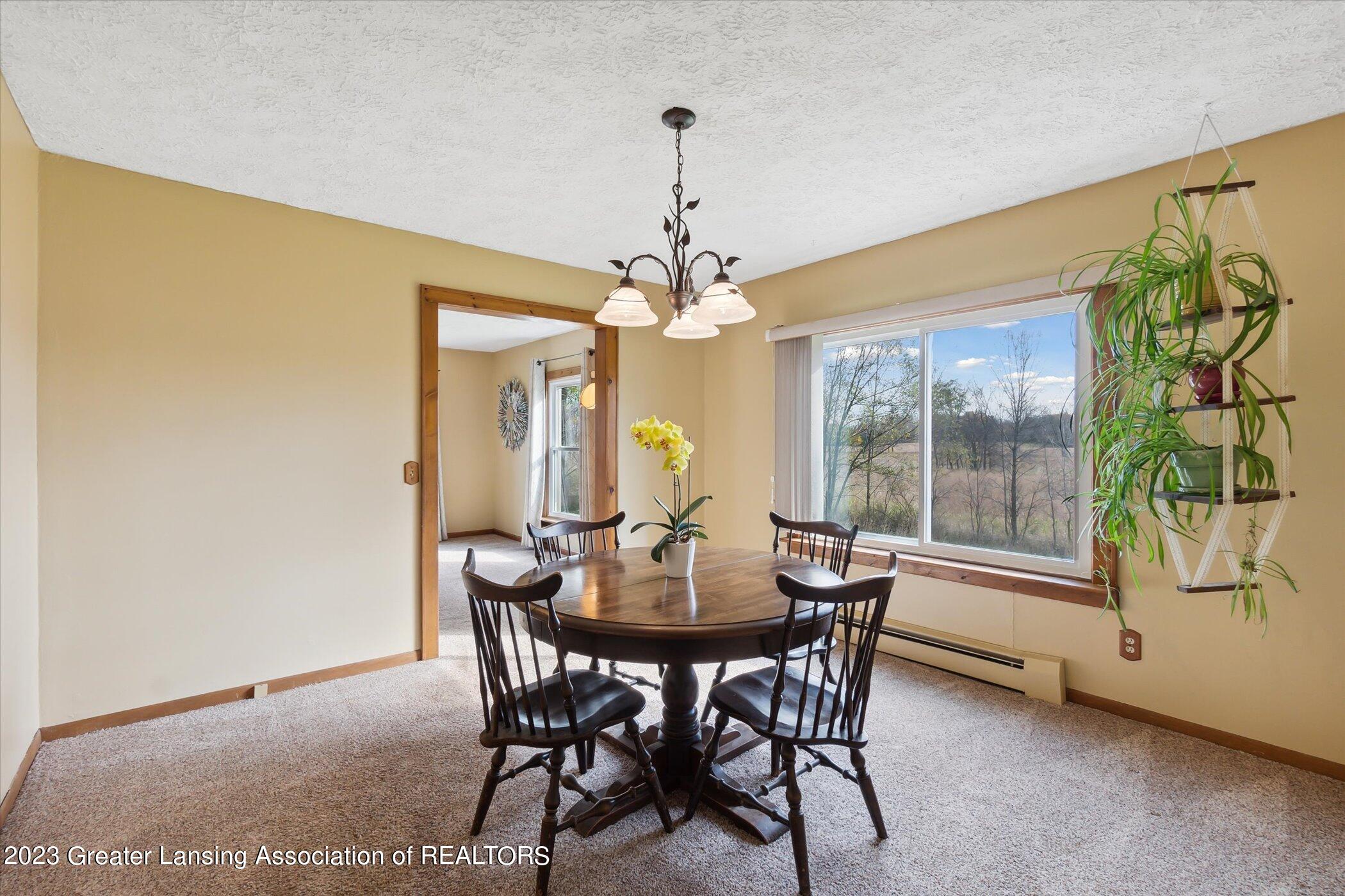 7461 West Chadwick Road Dewitt, MI 48820 - Photo 19 of 80 Dining Room