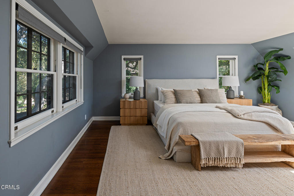 1146 Shenandoah Road San Marino, CA 91108 - Photo 21 of 38 a bedroom with a bed and window