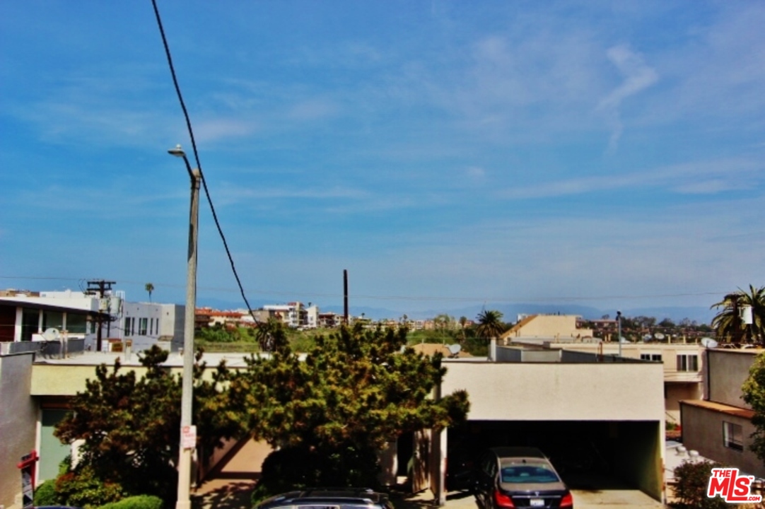 338 Pershing Drive Playa del Rey, CA 90293 - Photo 5 of 18 Gallery Image 5