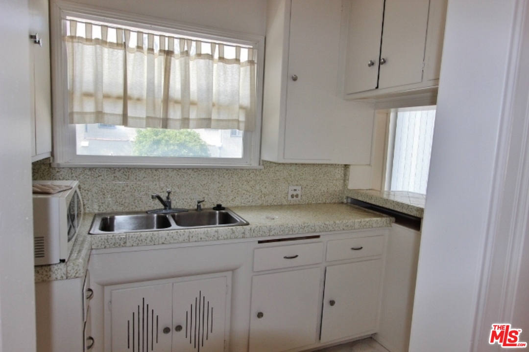 338 Pershing Drive Playa del Rey, CA 90293 - Photo 8 of 18 Gallery Image 8