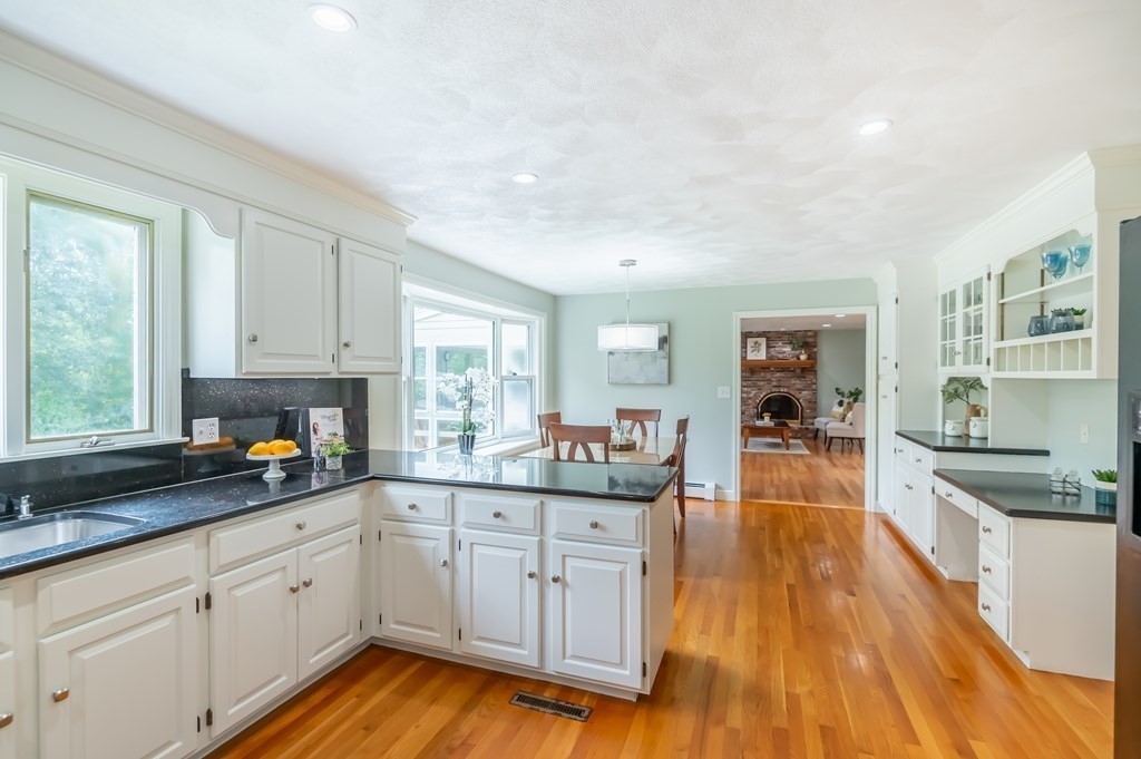 232 Candlestick Road North Andover, MA 01845 - Photo 12 of 42 Gallery Image 12