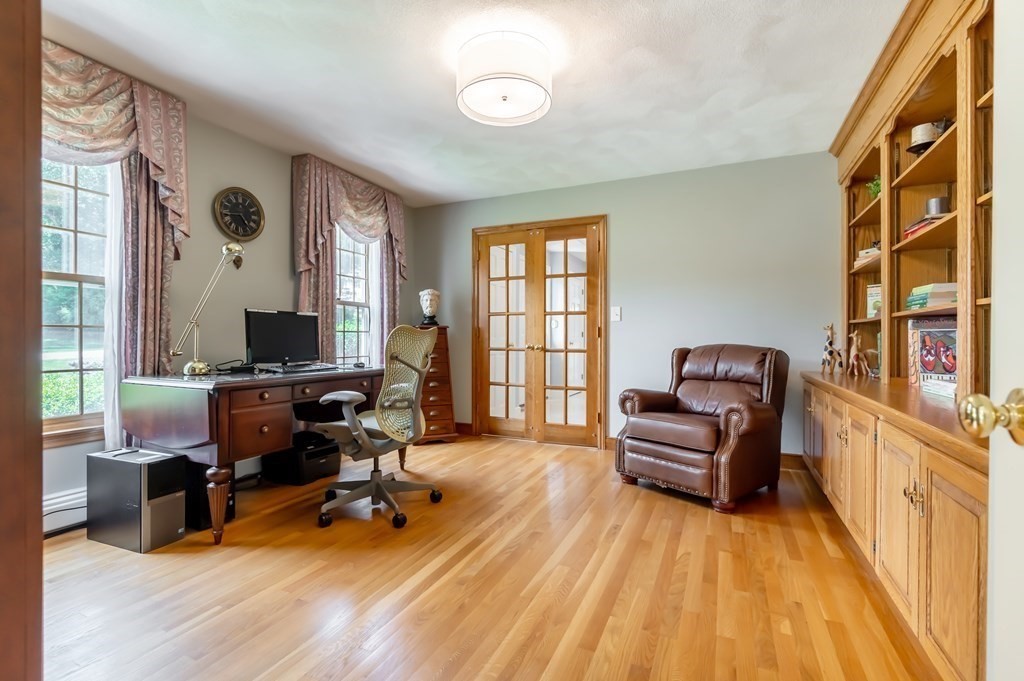 232 Candlestick Road North Andover, MA 01845 - Photo 17 of 42 Gallery Image 17