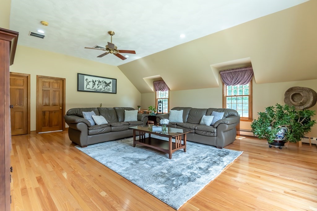 232 Candlestick Road North Andover, MA 01845 - Photo 18 of 42 Gallery Image 18