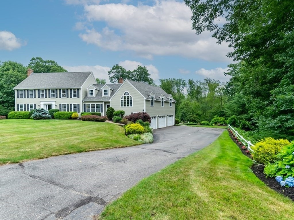 232 Candlestick Road North Andover, MA 01845 - Photo 2 of 42 Gallery Image 2