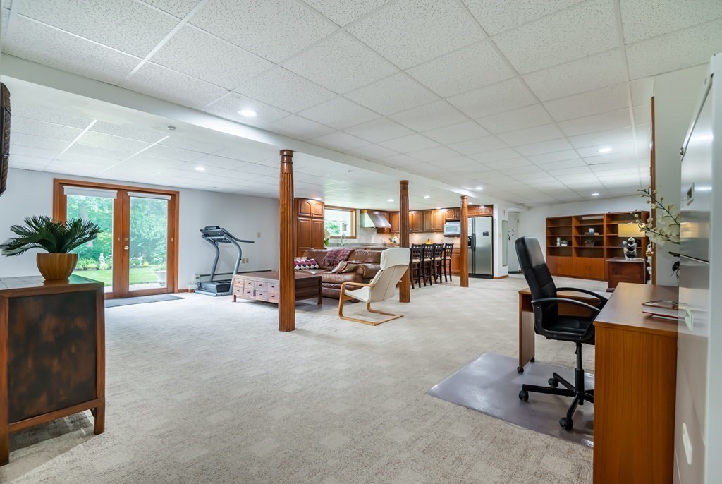 232 Candlestick Road North Andover, MA 01845 - Photo 21 of 42 Gallery Image 21