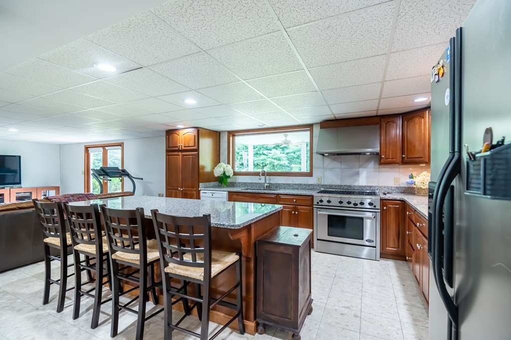 232 Candlestick Road North Andover, MA 01845 - Photo 24 of 42 Gallery Image 24
