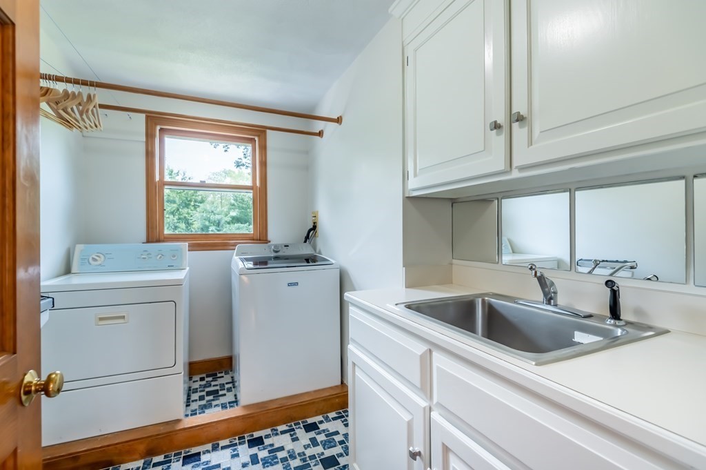 232 Candlestick Road North Andover, MA 01845 - Photo 35 of 42 Gallery Image 35